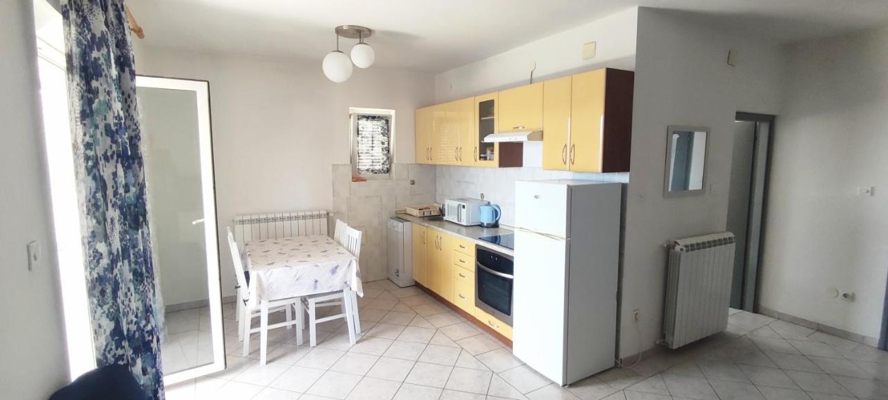 Apartmani Kevric Novi Vinodolski Zewnętrze zdjęcie